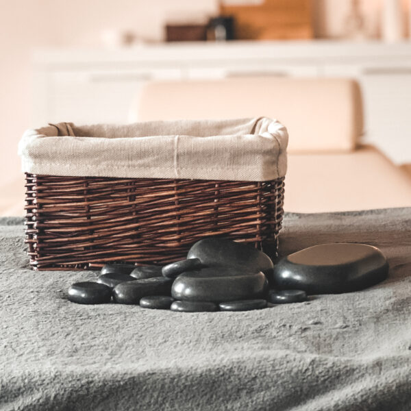 Masaż relaksacyjny gorącymi kamieniami Warszawa