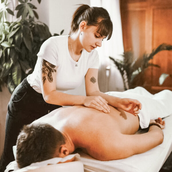 Mocny masaż Klasyczny dla dwóch osób Warszawa Voucher